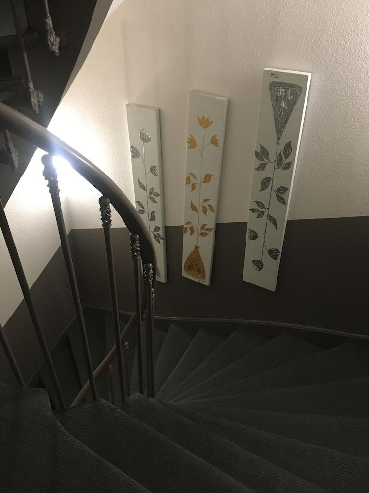 Kyriad Rodez Eksteriør billede